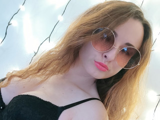 CherryBlack - Das aufregende Gefühl deines Schw**zes zwischen meinen Scha**ippen kann mich wirklich antörnen.